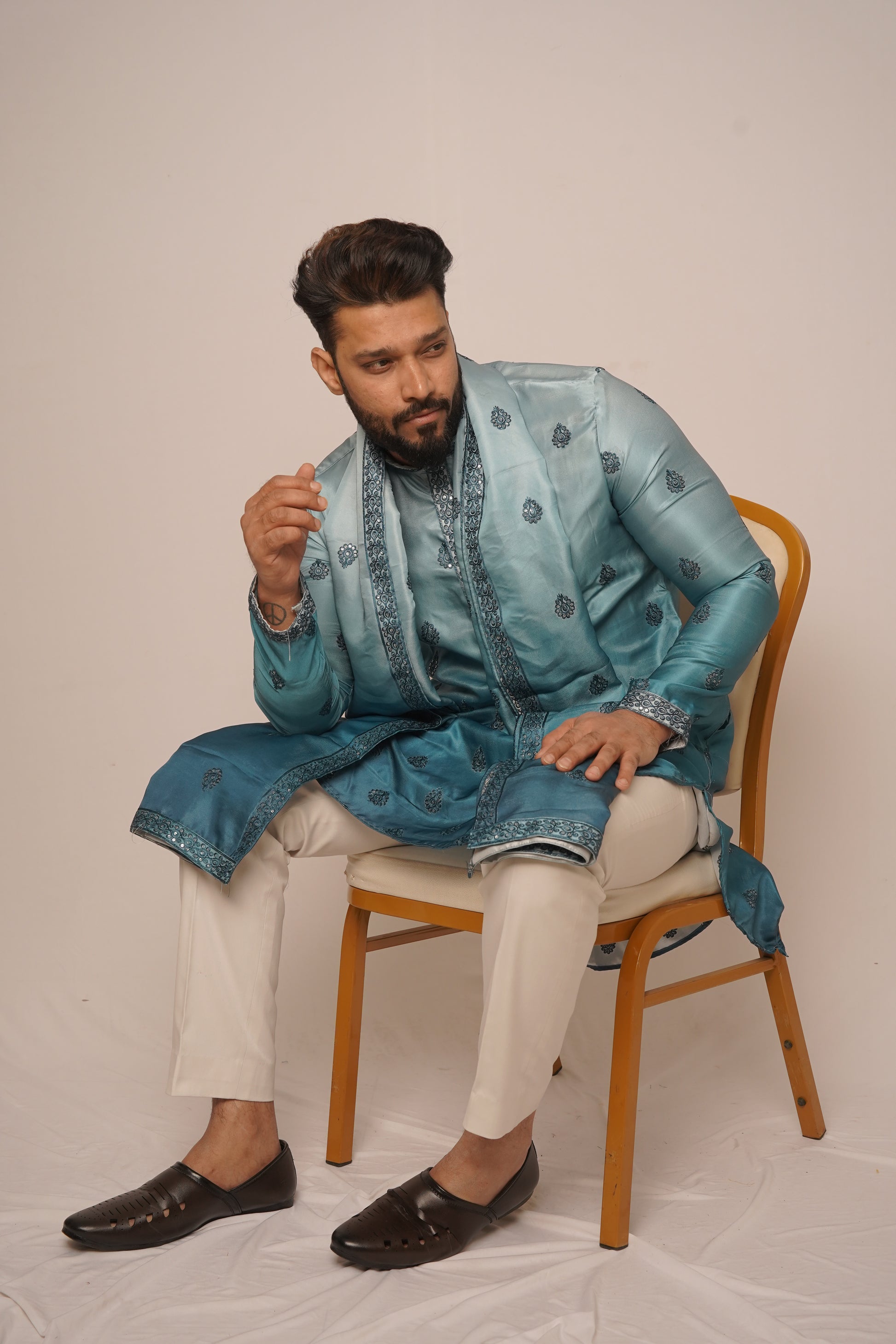 Seafoam Blue Ombré Kurta Set with Embroidered Stole